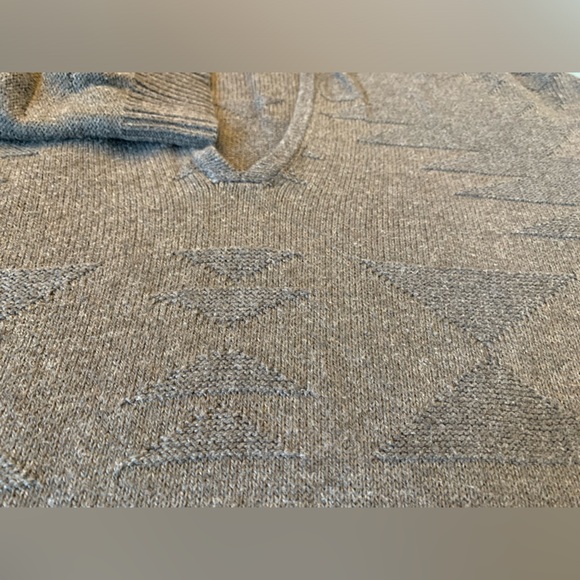 American Eagle Sweater - Picture 7 of 10